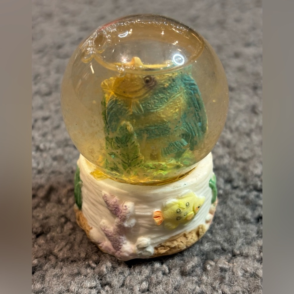 Vintage Blue Yellow Tropical Fish Coral Sea Snow Globe 2.5”